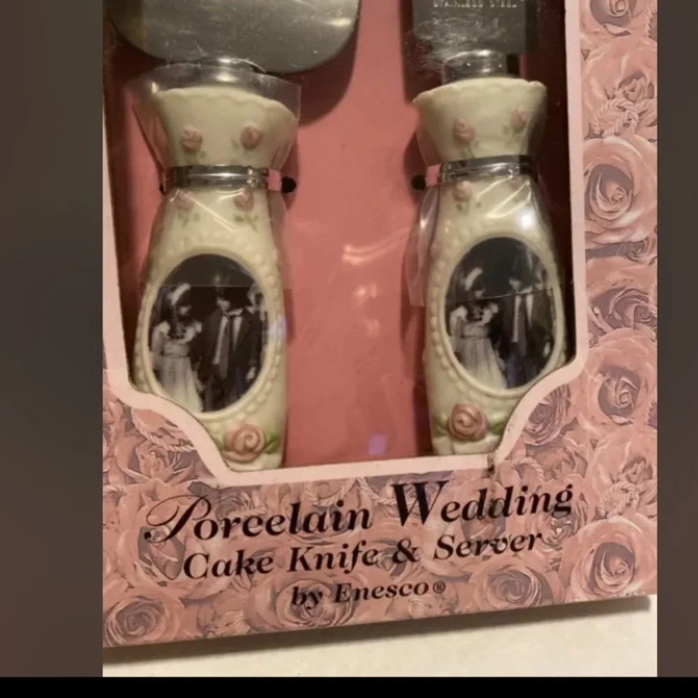 Enesco Kim Anderson Pretty As A picture Porcelain Wedding Cake Knife Serving Set